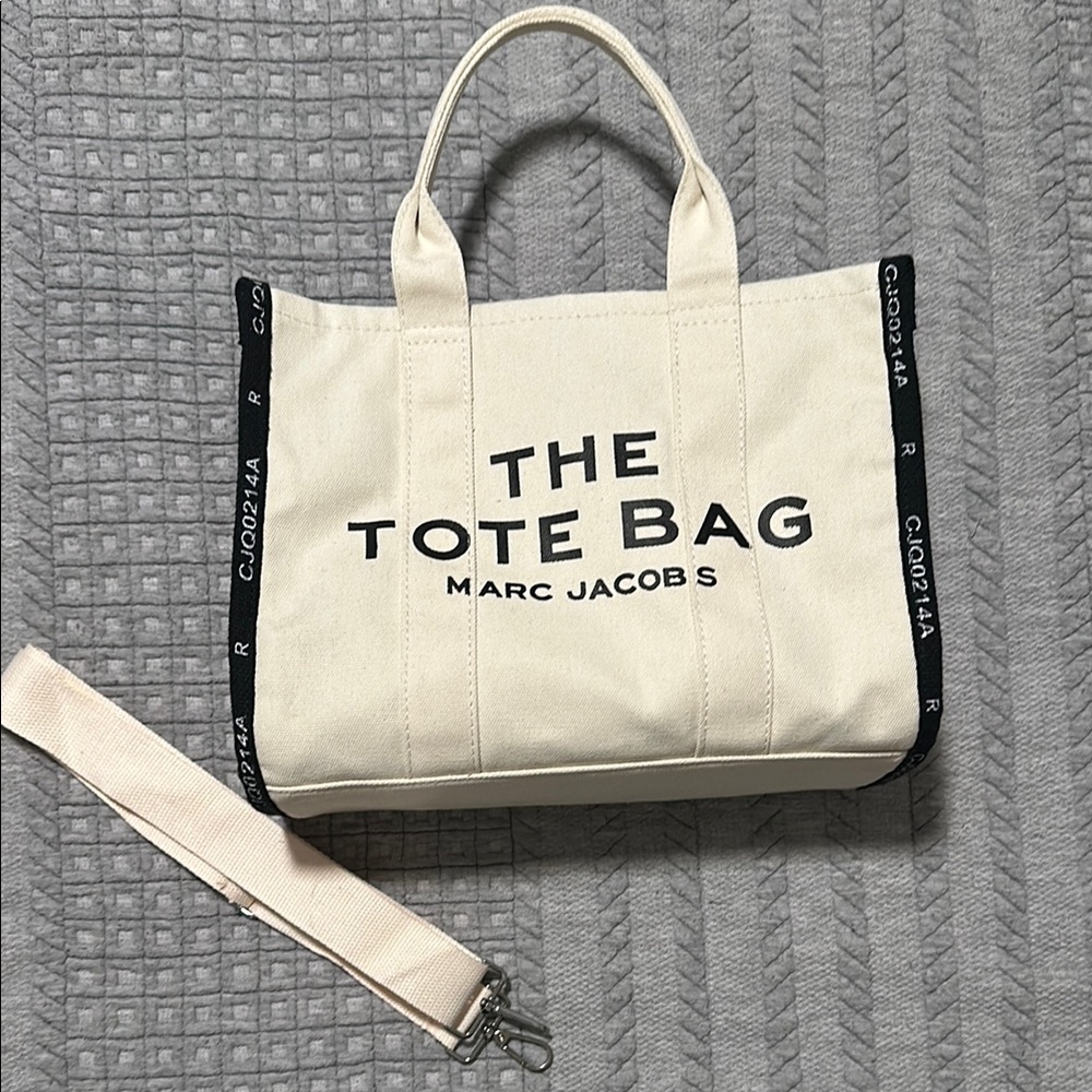 Marc Jacobs Beige Tote Bag